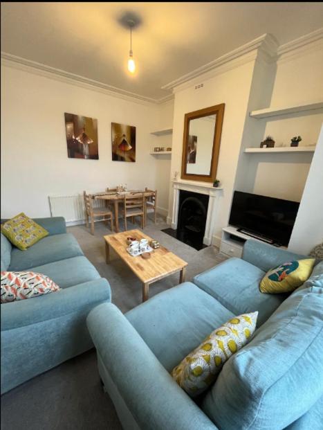 Two Bedroom Apartment In Лондон Екстер'єр фото