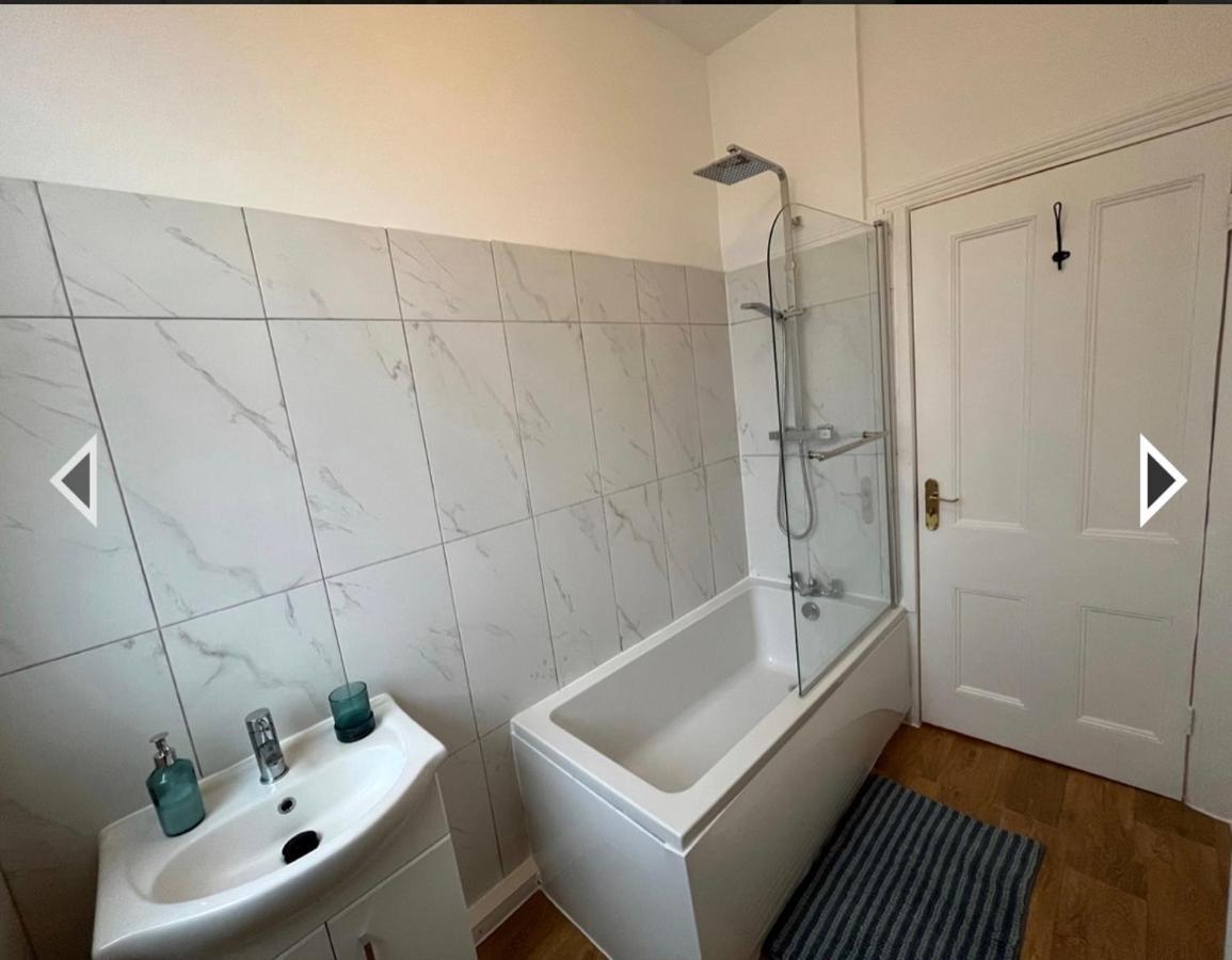Two Bedroom Apartment In Лондон Екстер'єр фото