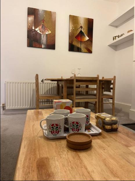 Two Bedroom Apartment In Лондон Екстер'єр фото