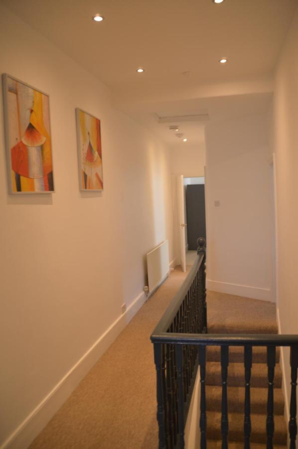 Two Bedroom Apartment In Лондон Екстер'єр фото