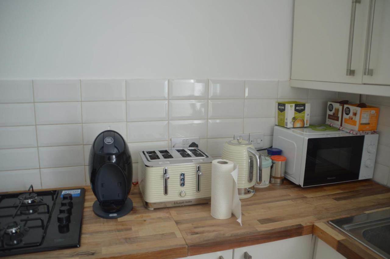Two Bedroom Apartment In Лондон Екстер'єр фото